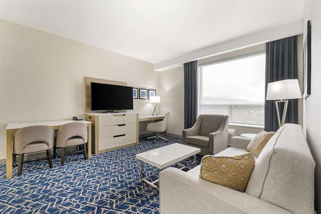 Best Western Premier Route 97 Vernon Habitación foto