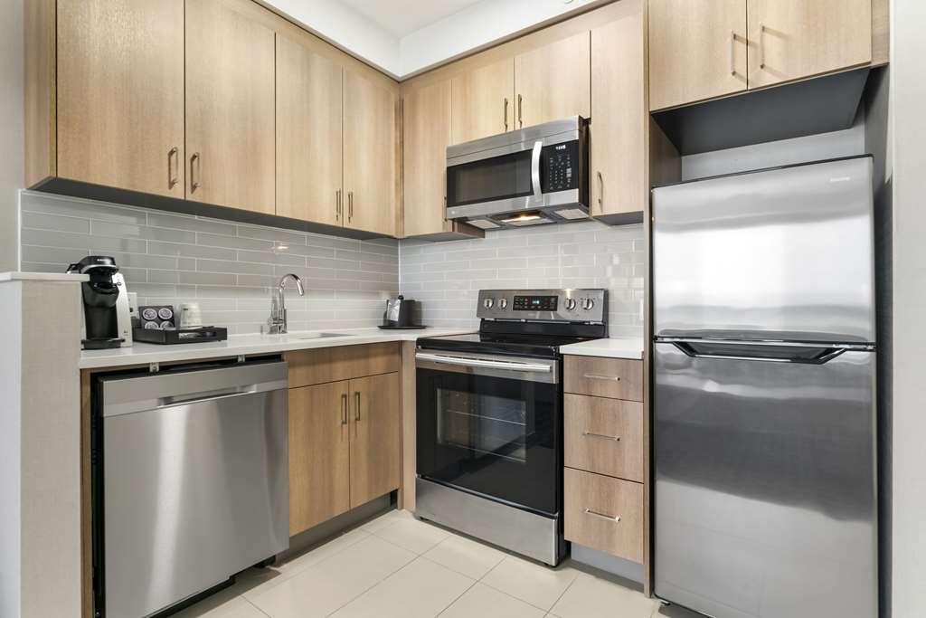 Best Western Premier Route 97 Vernon Habitación foto